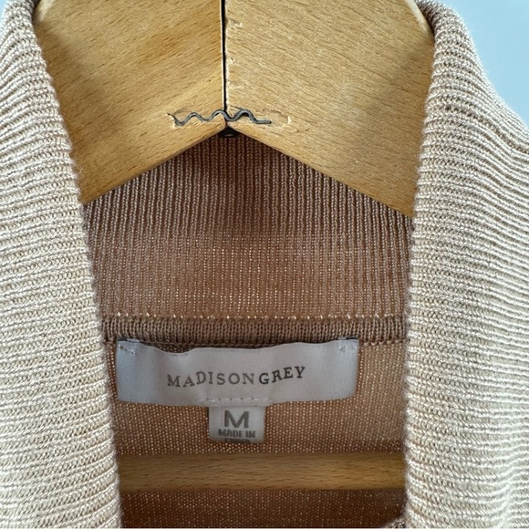 Madison Grey Beige Turtleneck Sweater – Size Medium - Picture 4 of 5